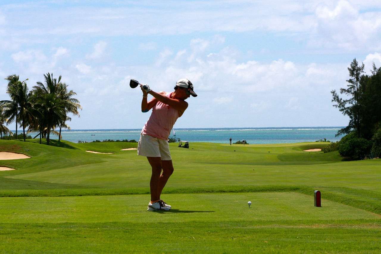 golf-woman-tee-golf-clubs-cool